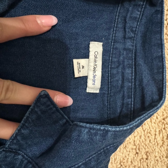 Calvin Klein women’s button down - Picture 3 of 3